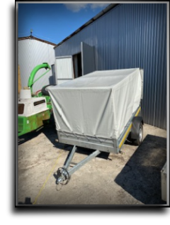 Utánfutú, ponyvás 750 kg